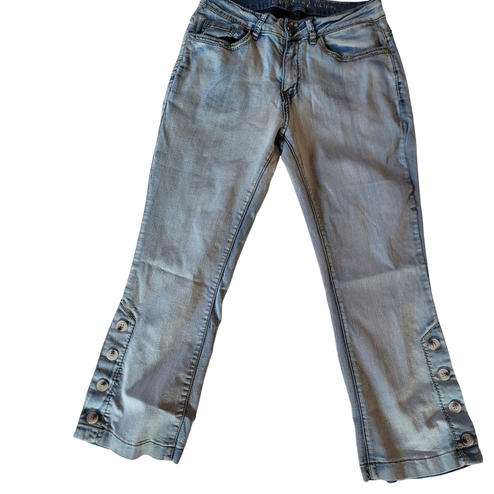 Women’s Cropped Button-Hem Jeans - Light Blue